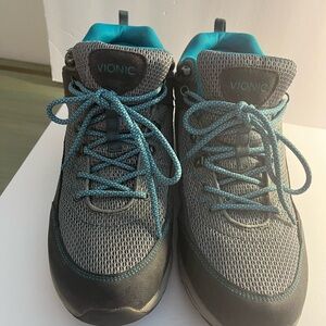 Vionic Women's Cypress Hiking Gray Boots Size. 12